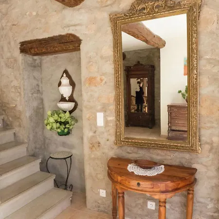 Stone On An Active Wine Growing Estate * Conilhac-Corbieres