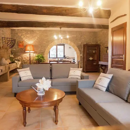 Stone On An Active Wine Growing Estate Holiday home